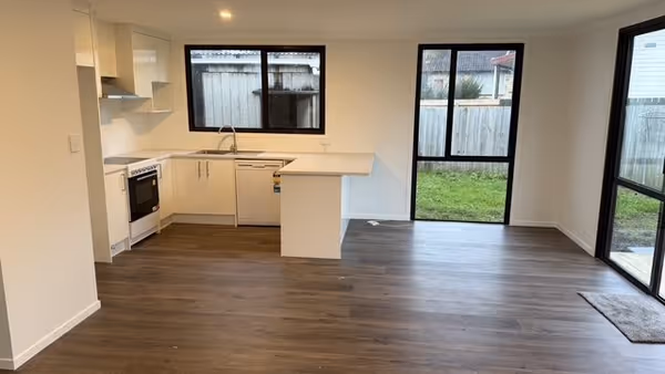 71 Heathdale Crescent – photo 2